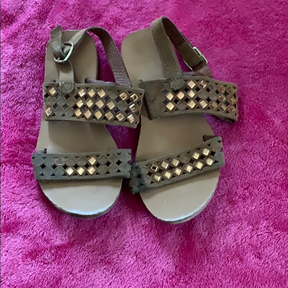 Size 11 girl scandals